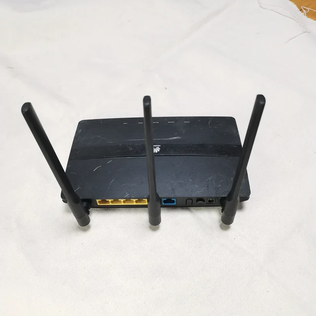 Used HUAWEI  Wireless Router WS550 2.4G 300M  Chinese Firmwer