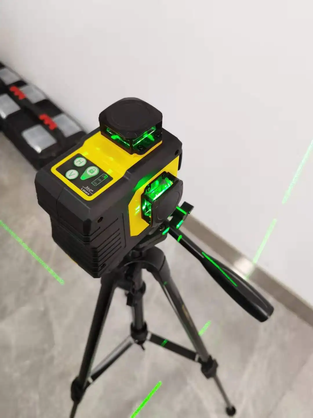 Laser level multi-functional infrared laser marking device with level measuring tape