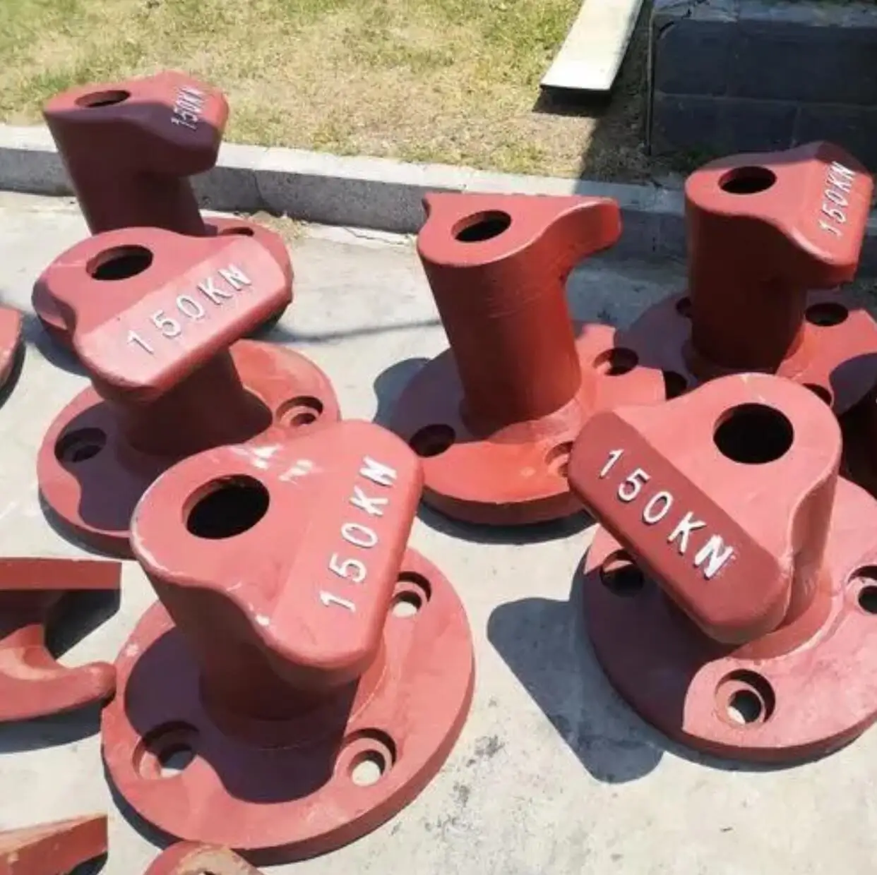 15T 50T 200T Cast Iron Marine a Single Bitt Bollard Kidney Bitt Cast Steel Mooring Dock Bollards
