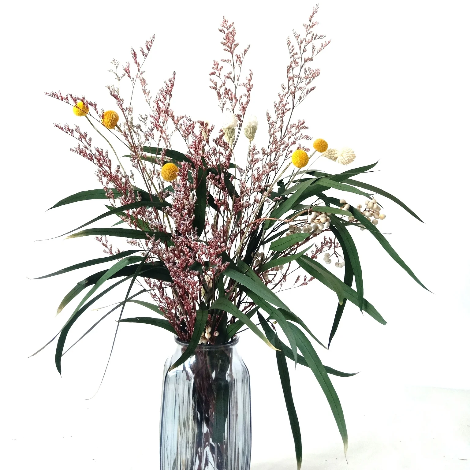 乾燥した保存された天然フラワーブーケフラワーアレンジメントの家の装飾 ユーカリの葉 クラスペディア Buy 花束 ドライフラワーバンドル 自然の花 Product On Alibaba Com