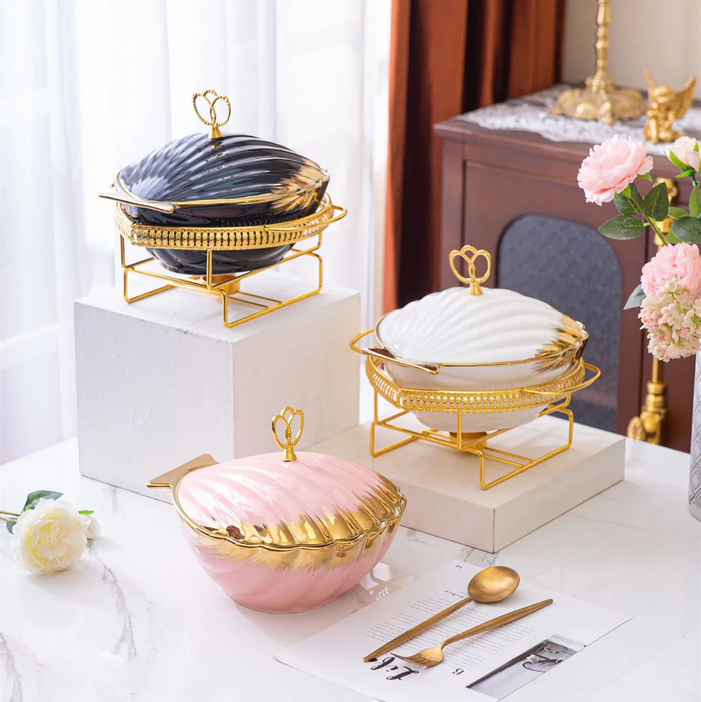 Набор керамической посуды с крышкой