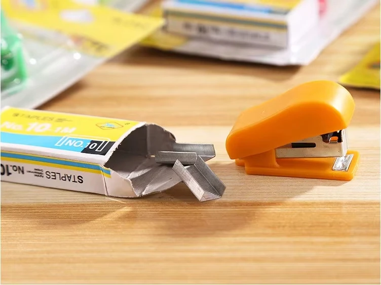 New Hotsale Design Colorful Polyester Staple Mini Plastic Stapler Set for Office and School