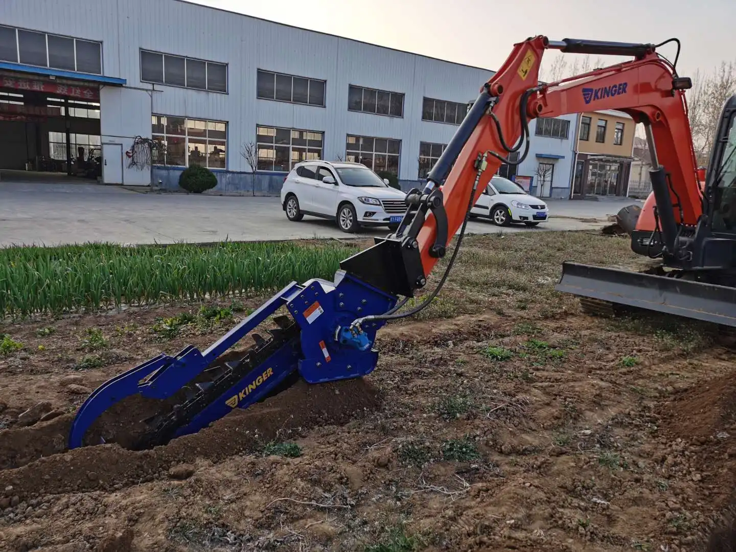 KINGER Mini Hydraulic Trencher - Efficient Wide Ditch Machine