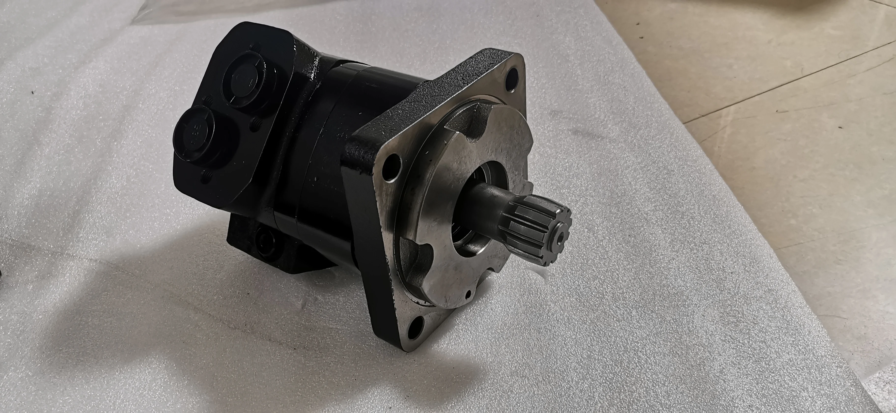 Quality Assurance Drive Motor 6682034 for Bobcat S130