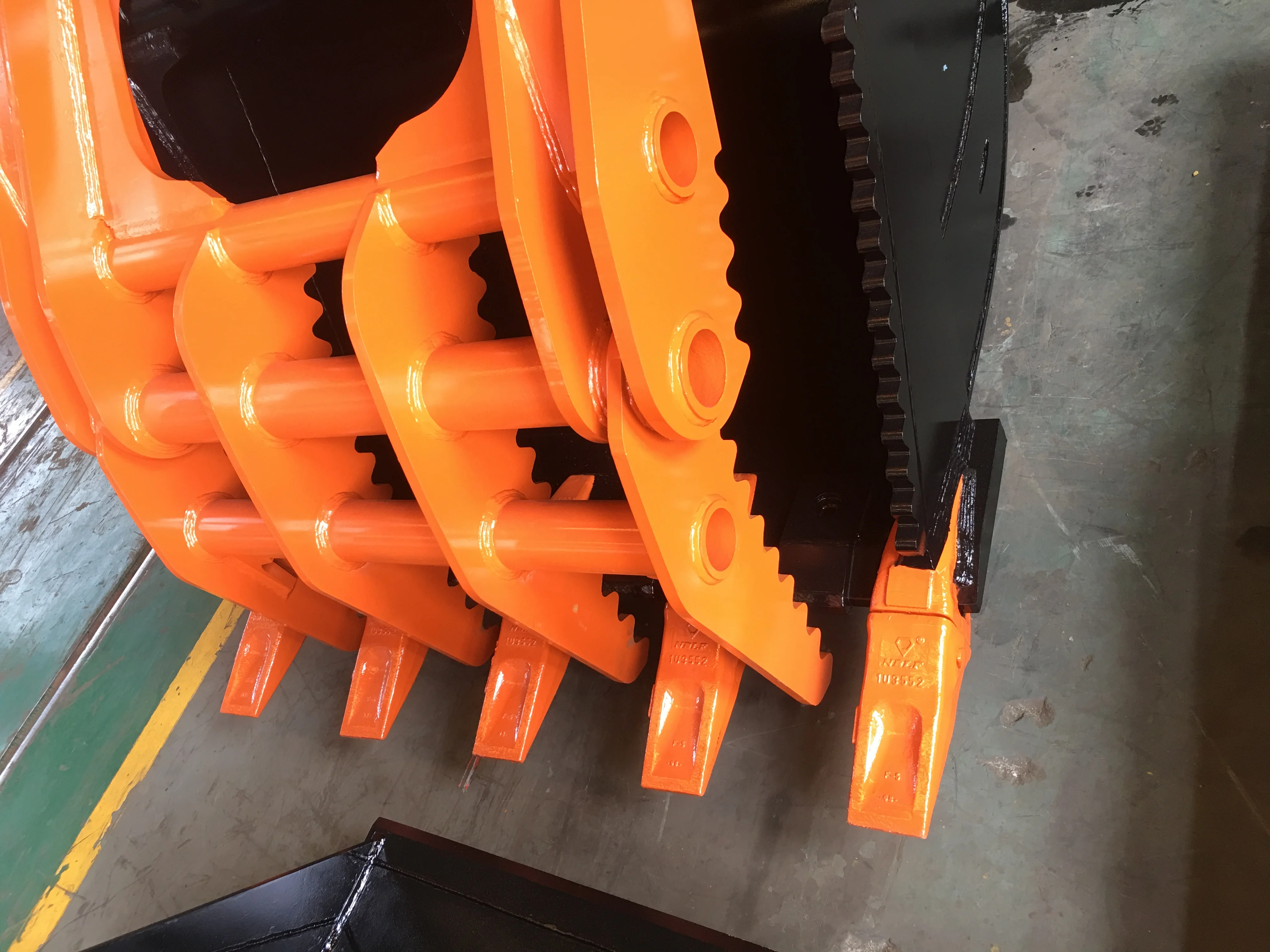 MONDE Multi-Purpose Hydraulic Thumb Bucket Clamp for Excavators
