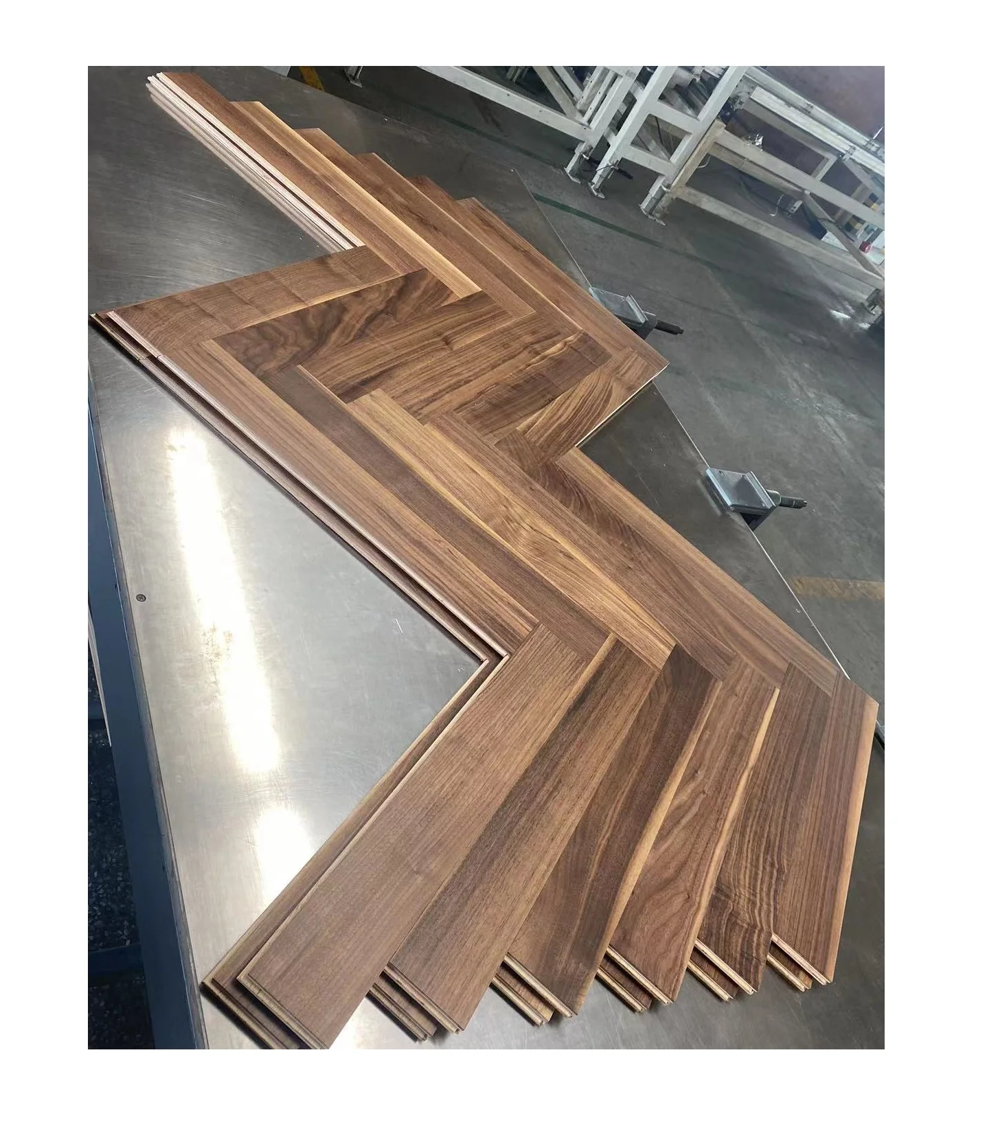 Promotional Wholesale Polished Oak Wooden Brazilian American Walnut Hardwood Herringbone Wood Floor