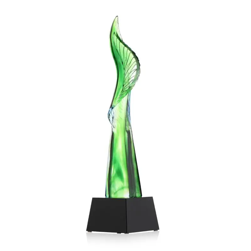 Small Bridge Vente en gros Nouvelles tendances Logo personnalisé Cadeau d'affaires Trophée en cristal K9 de haute qualité Bureau Trophée personnalisé Récompense