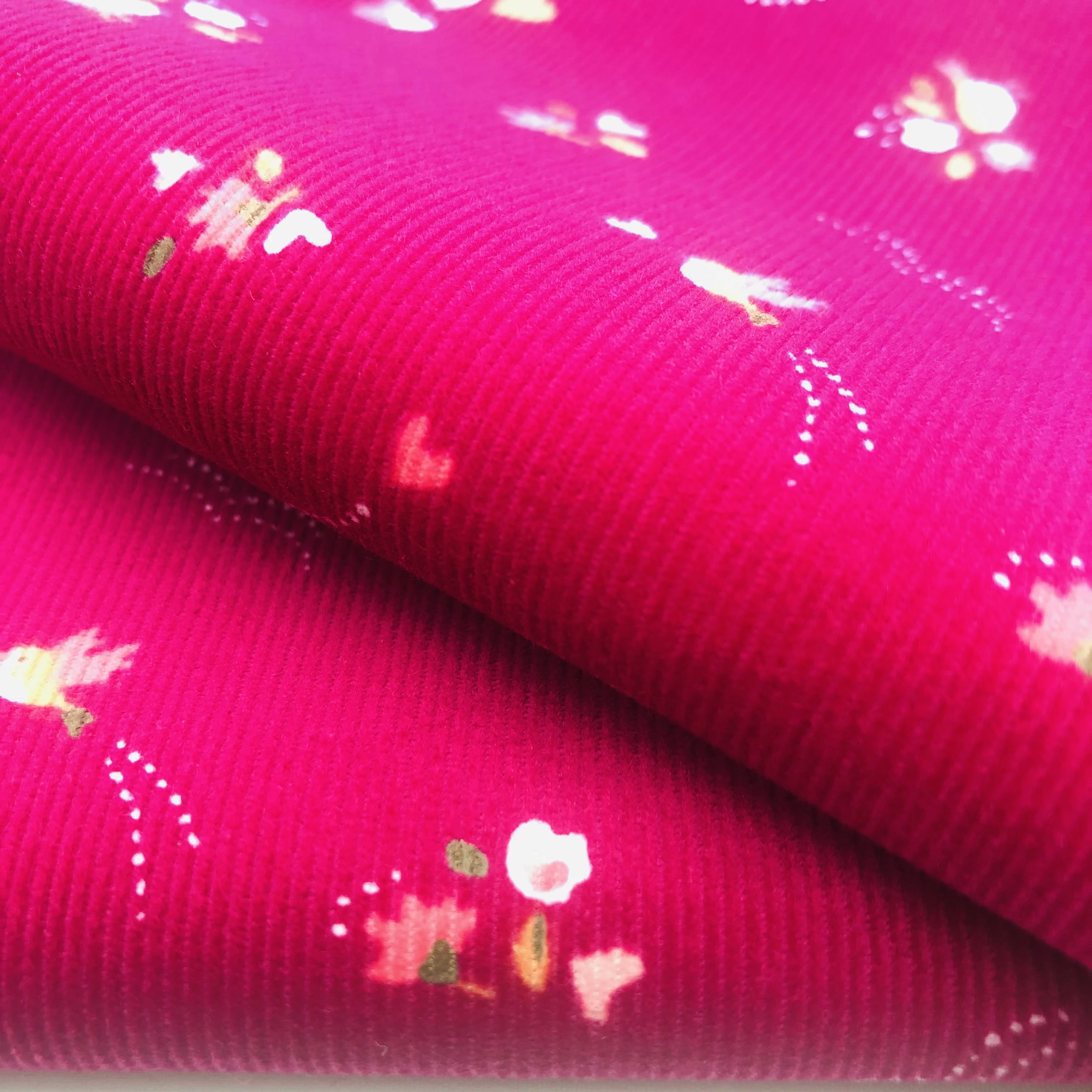 
 Оптовая продажа 21W реактивная печать 100% Хлопок прочное платье куртки одежда обивка Вельветовая ткань  