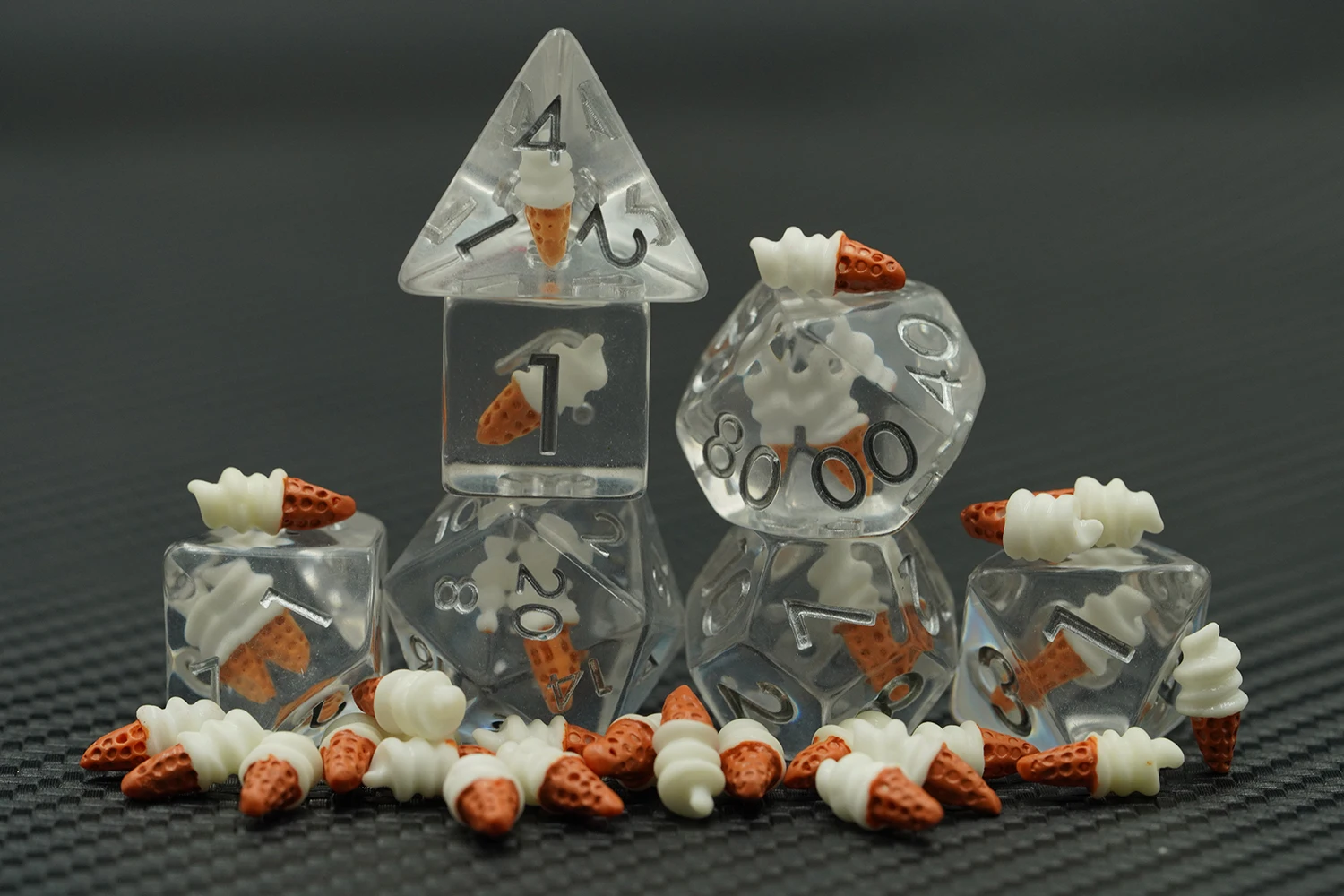 2024 Christmas Gifts New Product Wholesale Custom Logo Engraved Ice Scream Dice Set of 7 Polyhedral Dnd Dice D6 D10 D20 Dice manufacture