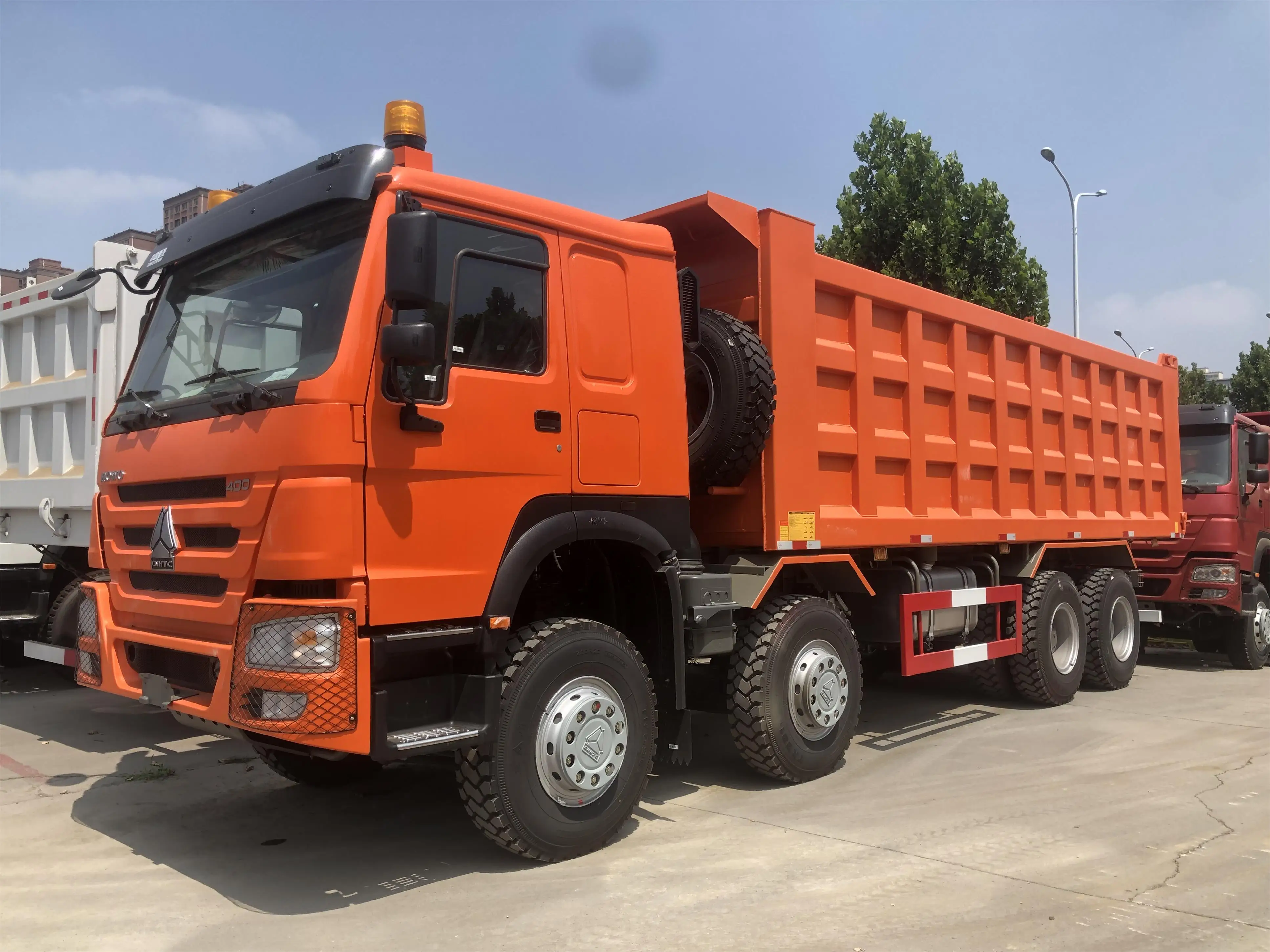 China Sinotruck Howo Tipper Dumper Tipping Truck 30 Cubic Rhd 6x4 8x4 ...