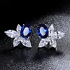 Boucles d'oreilles puces en cristal bleu pointu