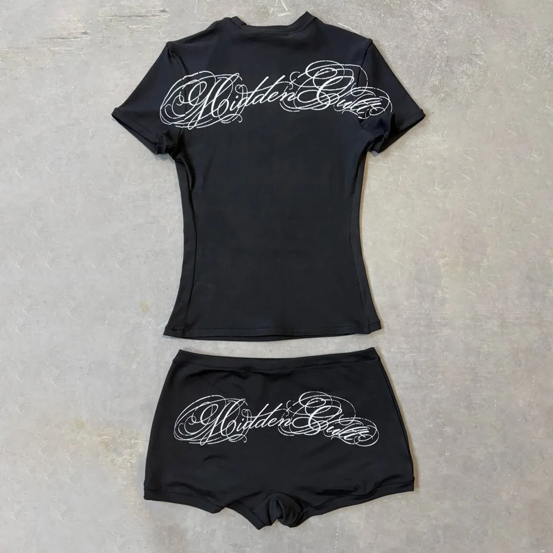 Fabriks-tilpasset 100 % bomuld streetstylesæt: DTG-digitalprint-T-shirt og shorts, tilpasselig med varmefikserede rhinestones og broderi