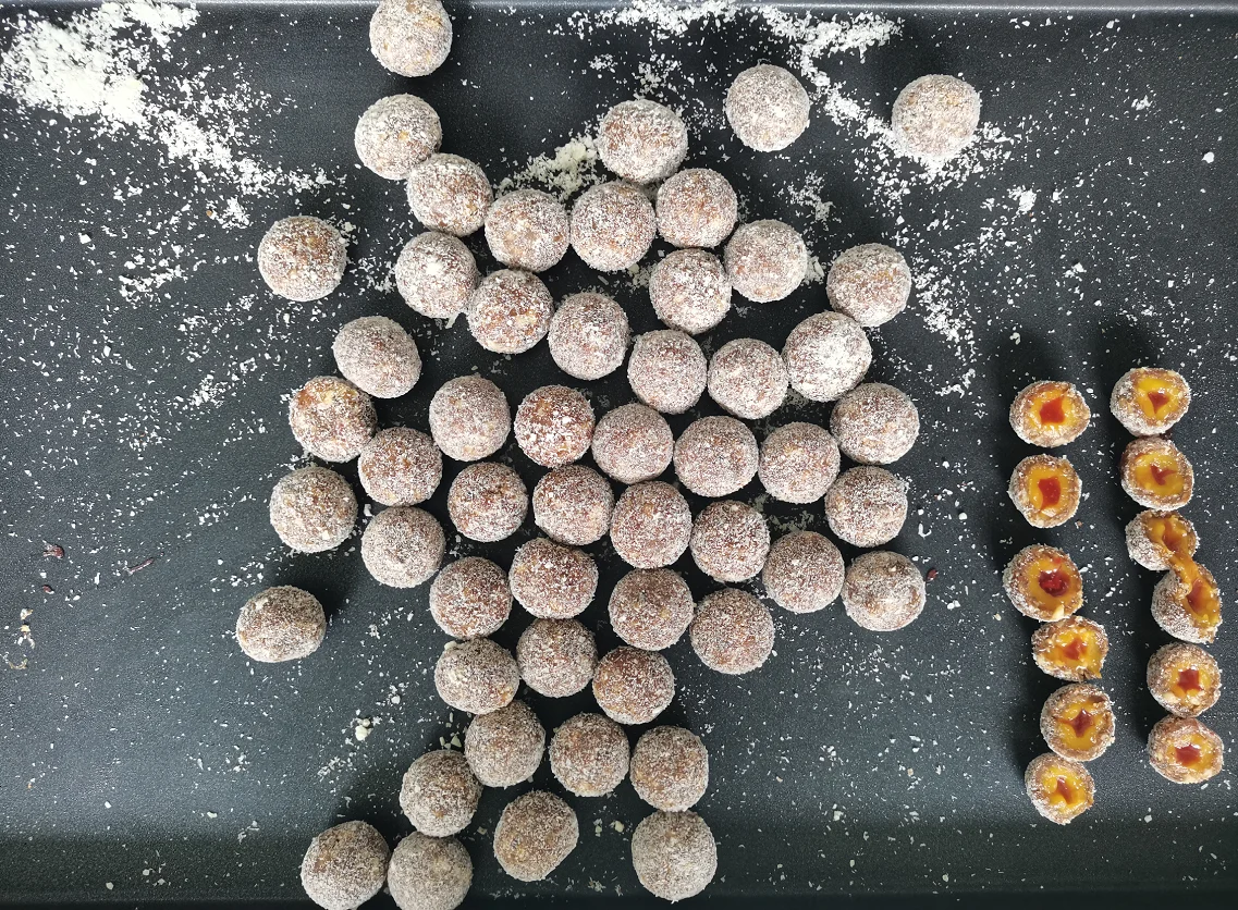 Small Fruit Ball Making Machine No Bake Energy Bites Brownie Butter Chocolate Coconuts Date Ball Making Machine