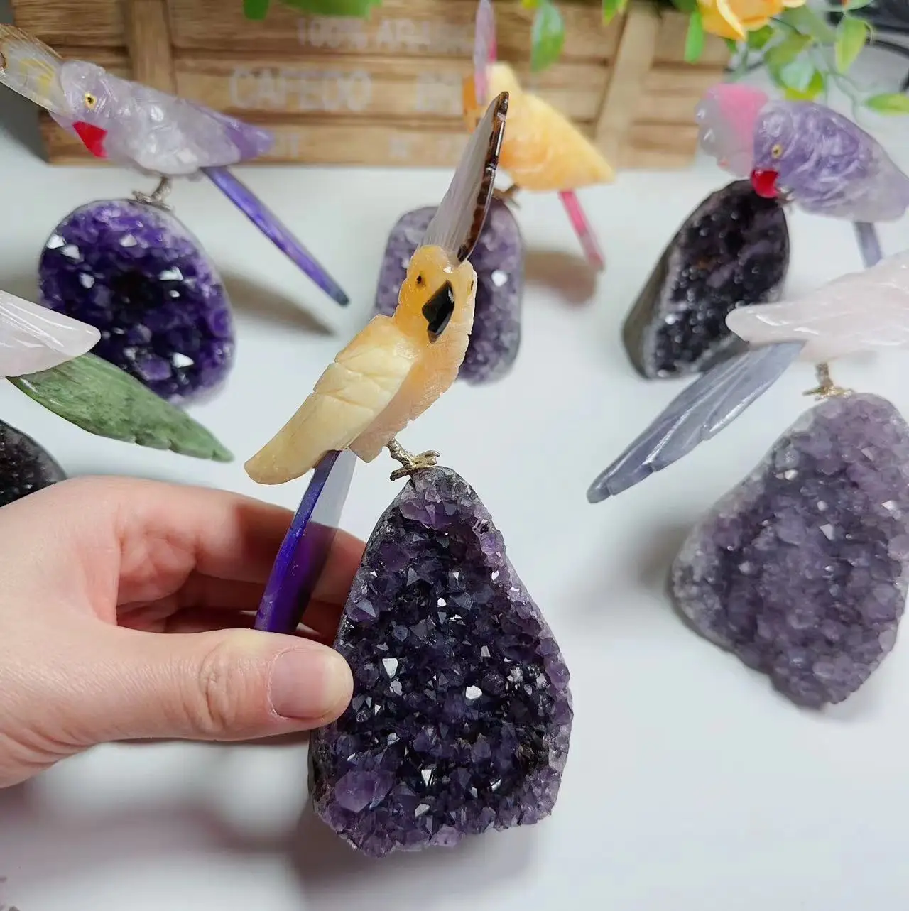 定制天然水晶雕刻鸟鹦鹉紫水晶簇基愈合水晶鸟装饰| Alibaba.com