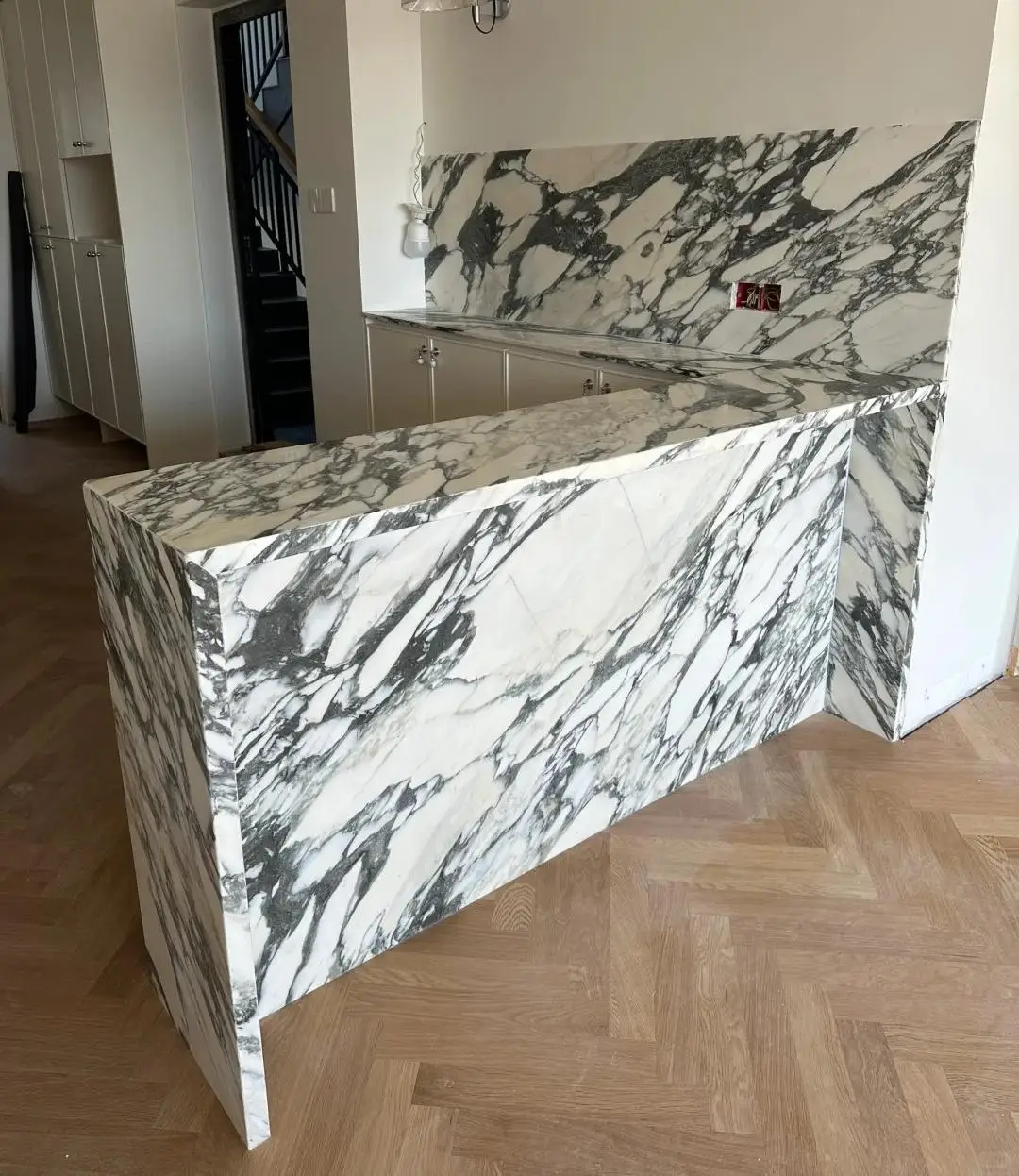 High Quality Large-Flowered White Marble Kitchen Countertop Natural Stone Interior Design for Bathroom Vanity Kitchen Island