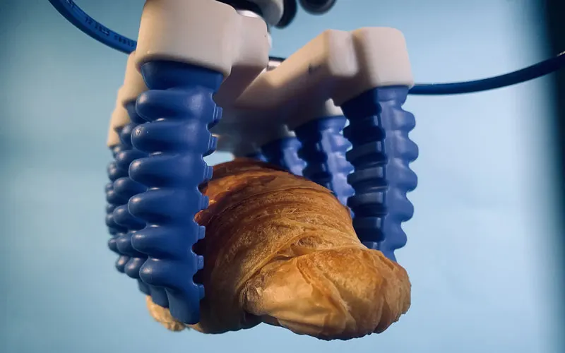 SoftGripping Robotic Finger SoftGripper for Universal Robot UR10e Collaborative Robot Cobot Arm Bakery Picking for Food Industry