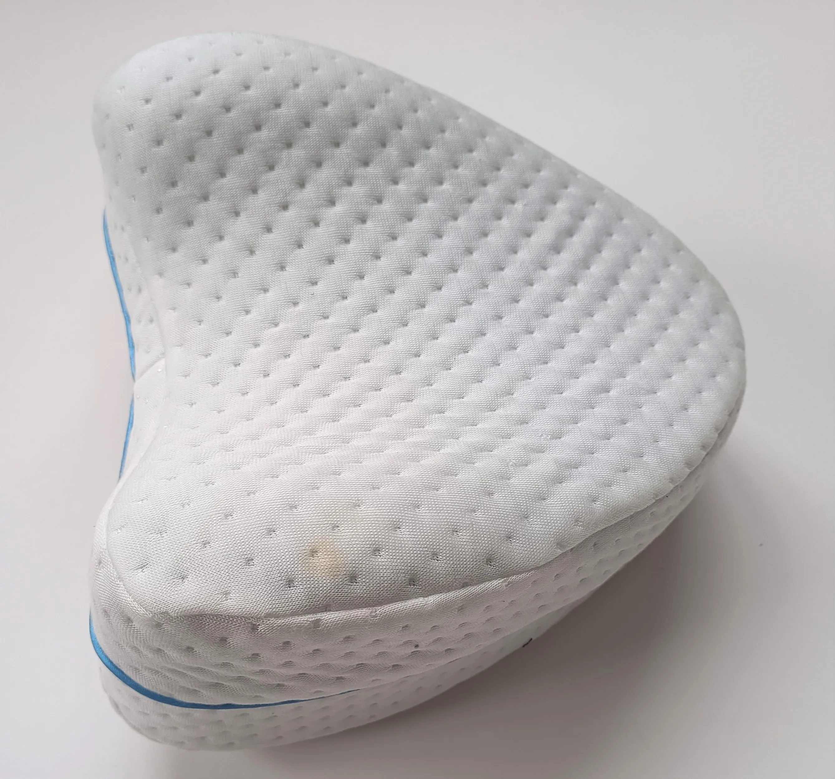 Ergonomic Memory Foam Leg Pillow For Orthopaedic Sleep Support_voghion.com