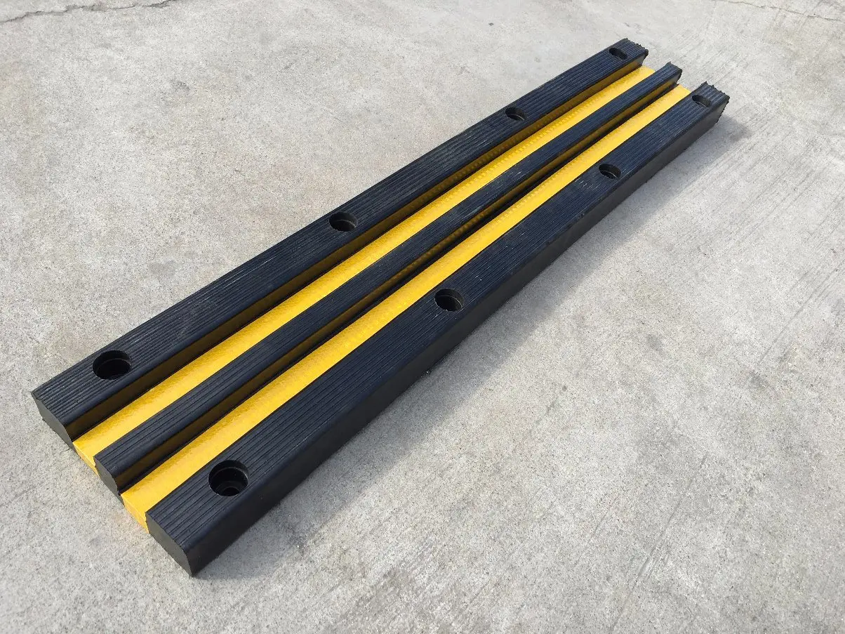 Durable 100% Recycled Solid Rubber Black Reflective Wall Bumper Dock Bumper Guard Protector for Parking Garage Safety supplier