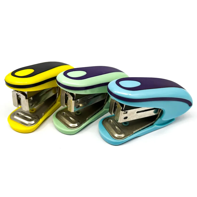 Оптовая продажа стационарный Маленький милый бумажный степлер с цветным логотипом на заказ мини офисный