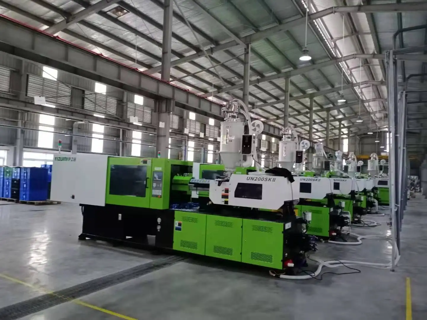 YIZUMI Plastic Injection Machines Servo Machine 200t UN200SKII Maquina Inyectora De Plastico Precio
