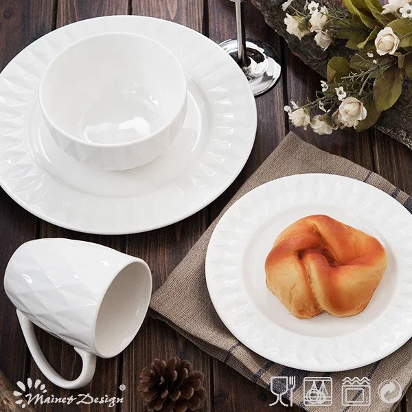 Cheap Wholesales Porcelain Tableware Set Crockery Embossed White Ceramic Dinner Set