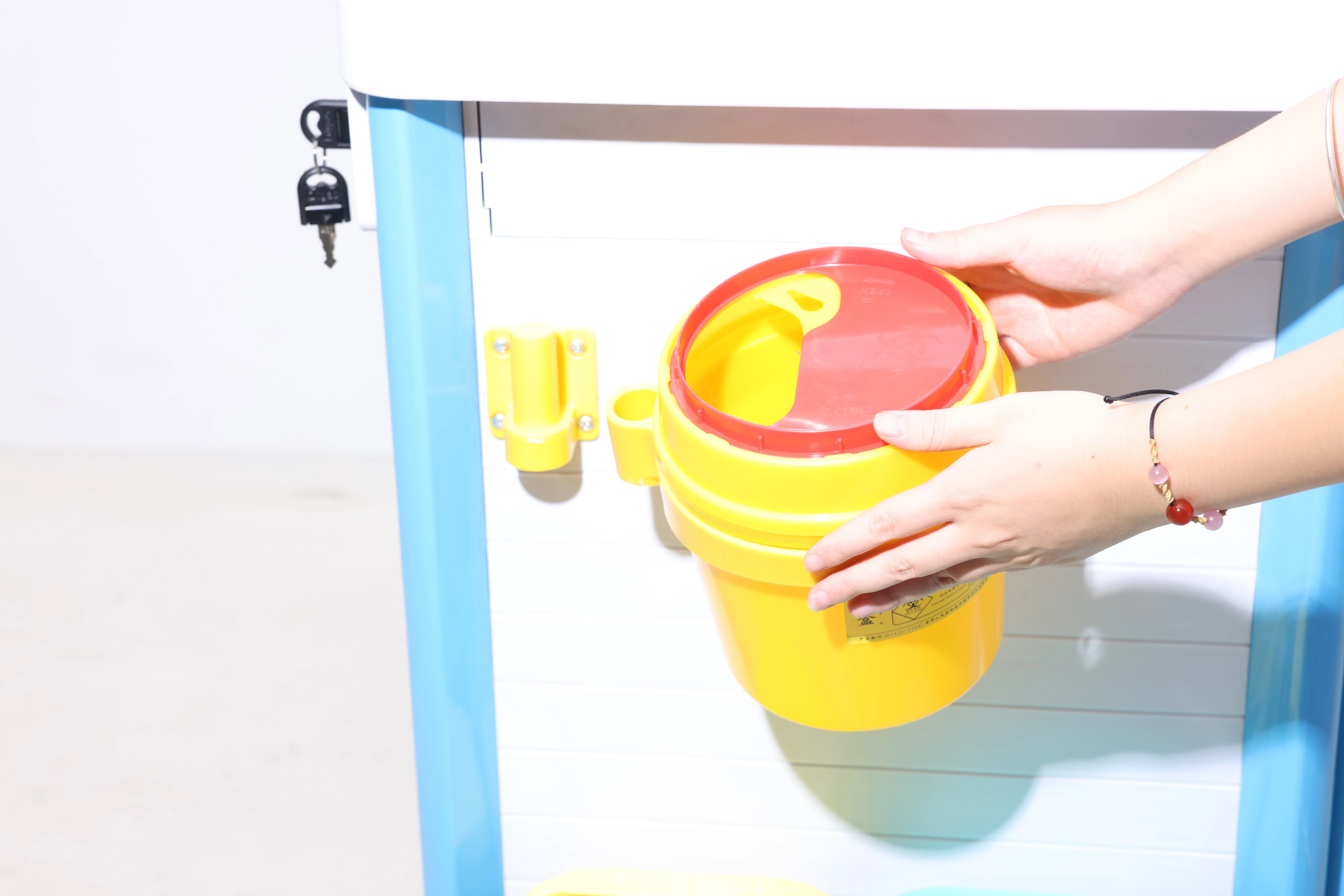 Rapid Response Medical Truck Organizer Configurable Modules Modern ABS Material 4 Castors Individual Lock Hospital Hotel 4