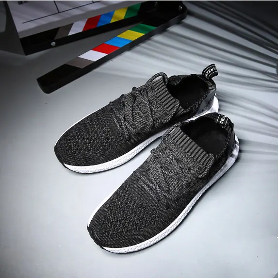 Новые черные легкие кроссовки для бега