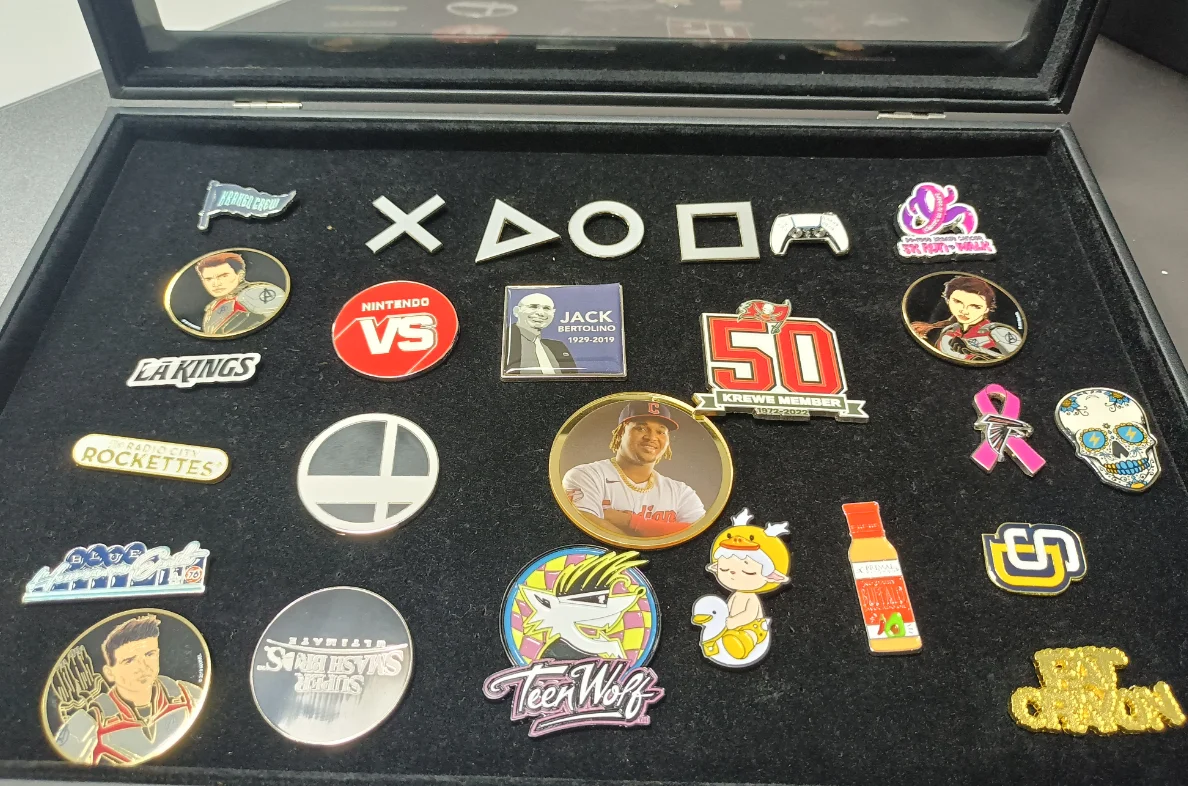 Custom Hot Sale Flame Pins Border Fitted Hat Pins Rhinestone Hat Pins