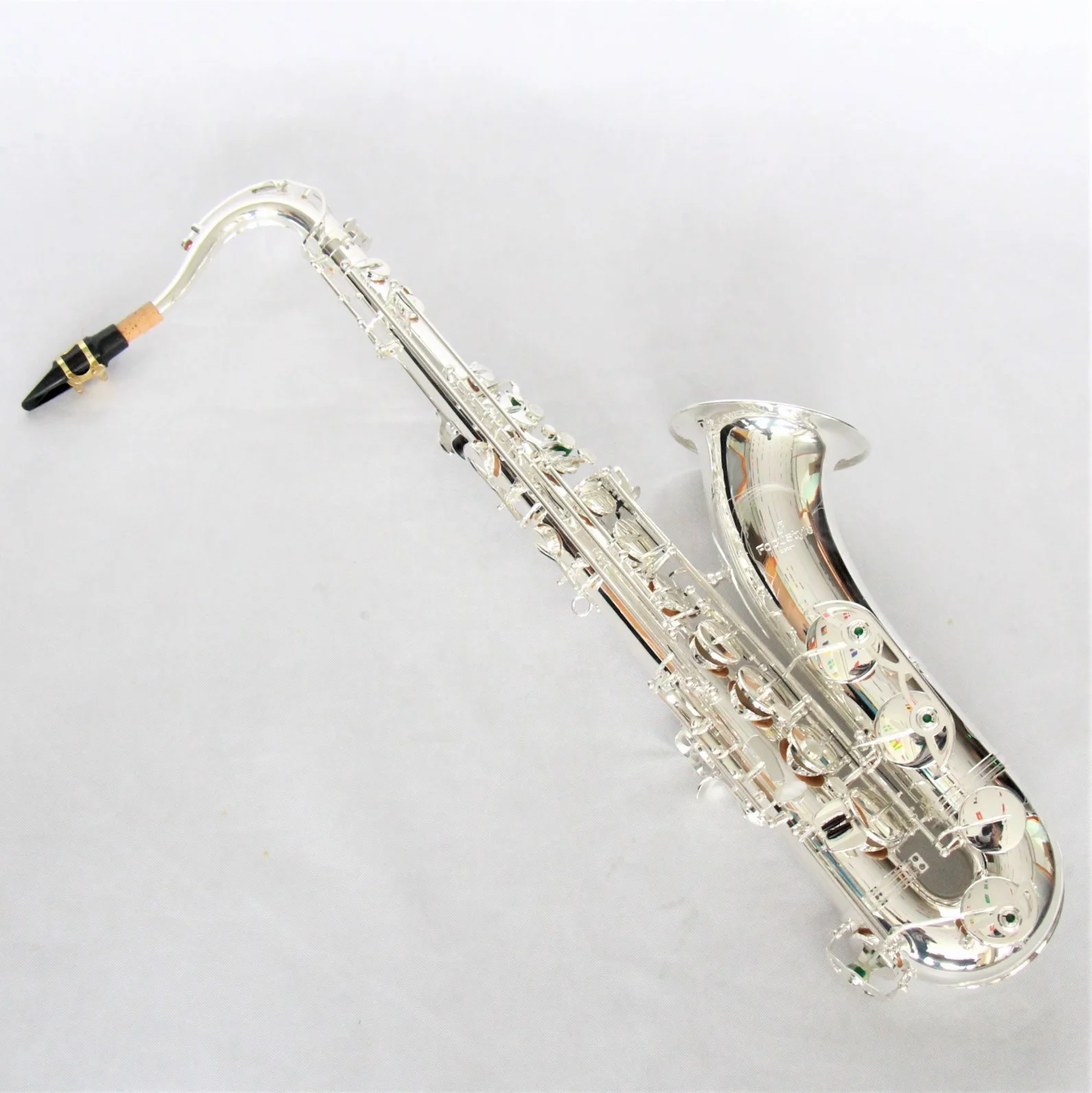Kaerntner ケルントナー テナーサックス 初心者 入門 吹奏楽 美品 テナーサックス 色 Kaerntner ケルントナー テナーサックス 彫刻入り