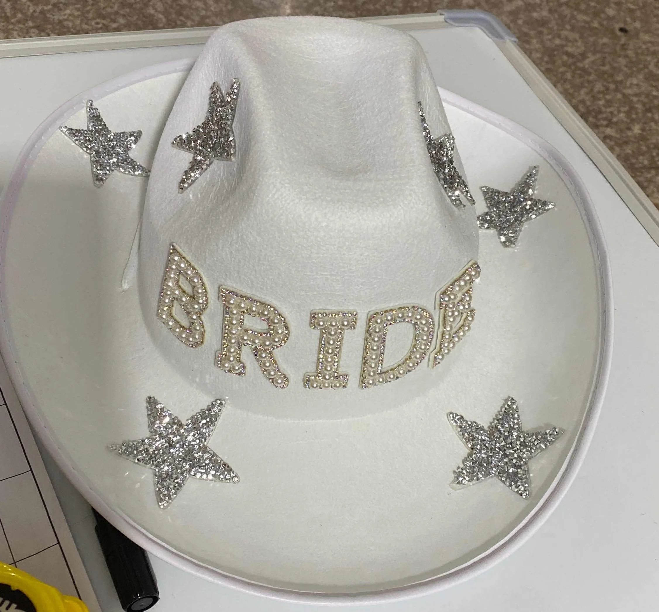 Snowtain Bridal Wedding Veil,Velo da Sposa a 2 Livelli per Matrimonio, Feste, Decorazioni, Addio al Nubilato,Bordo in Nastrino, Lunghezza fino al Gomito, 60-80 cm/23-31 Pollici
