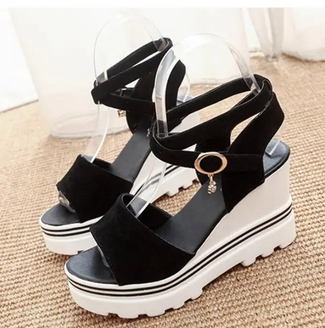 2022 New Korean Version of High Heels Women's Thick-soled Sponge Cake Fish Mouth Shoes Cross Buckle Wedge Heel Women's Sandals
