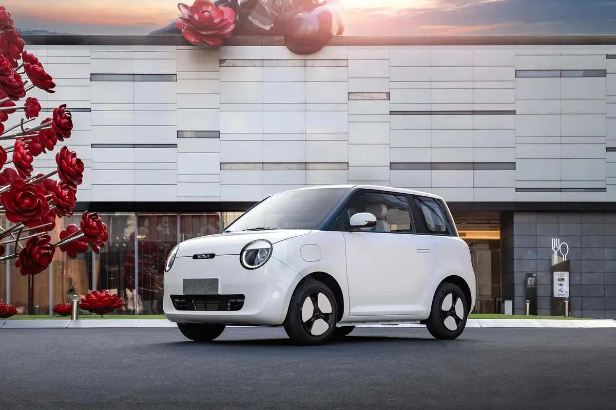 Changan Lumin Pure Long Battery Life Electric Car Lithium Iron
