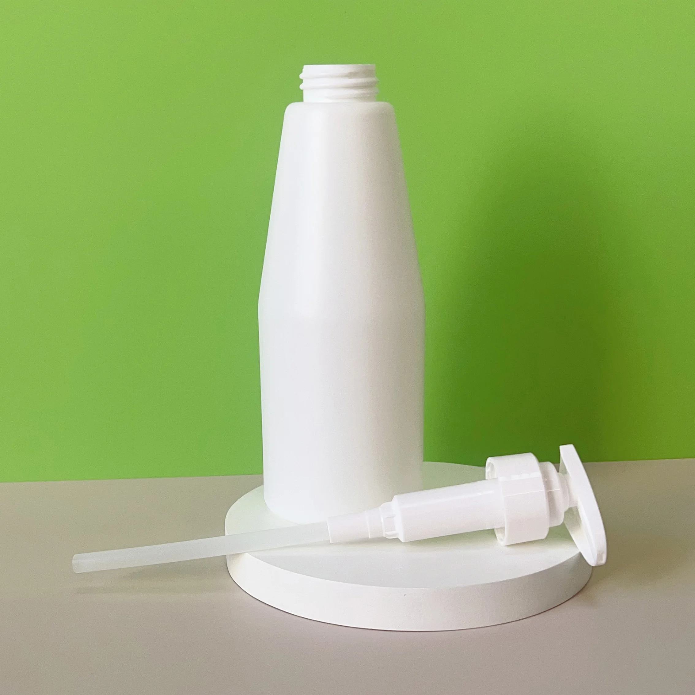 Factory Direct Sales 200ml 500ml 750ml Hdpe Oblique Shoulder Round Bottle Hand Sanitizer Shampoo Body Wash Plastic Bottle