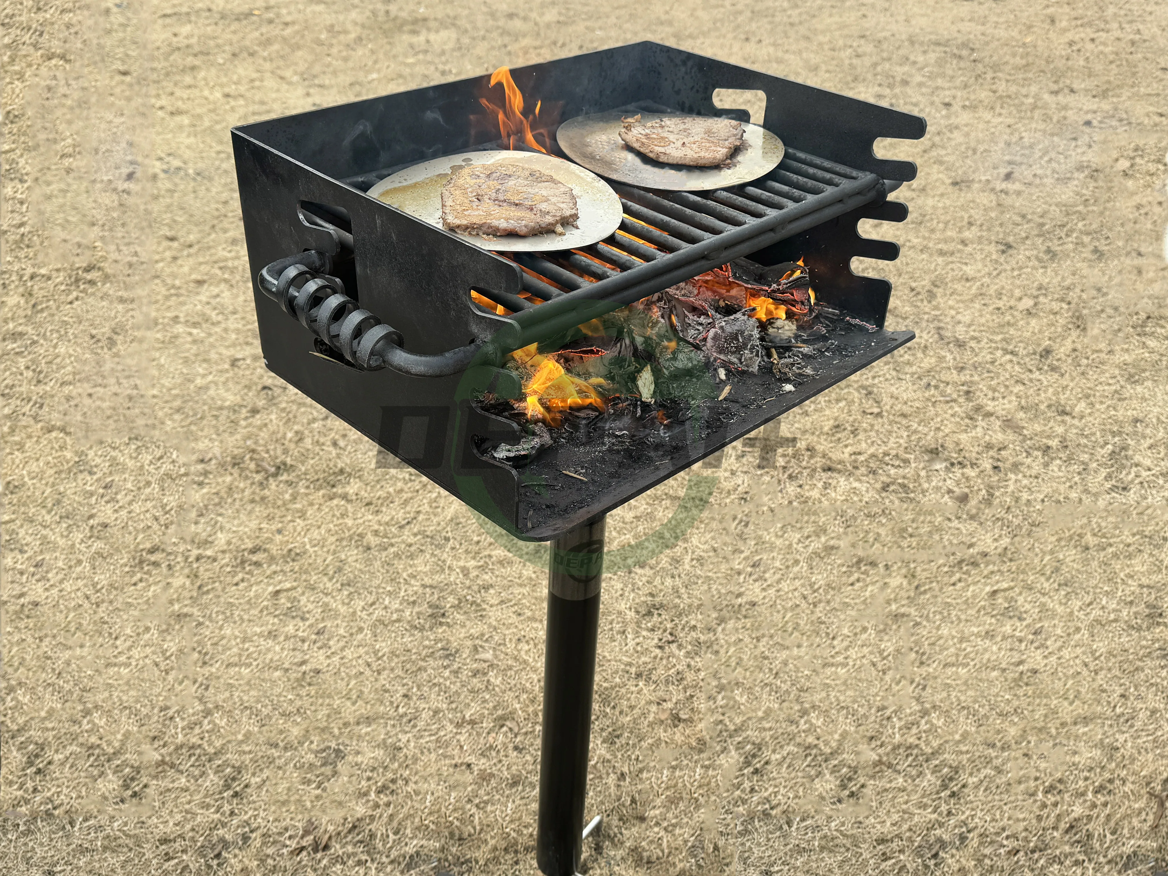 Outdoor Park Portable Ada Rotating Pedestal Charcoal Bbq Grills For