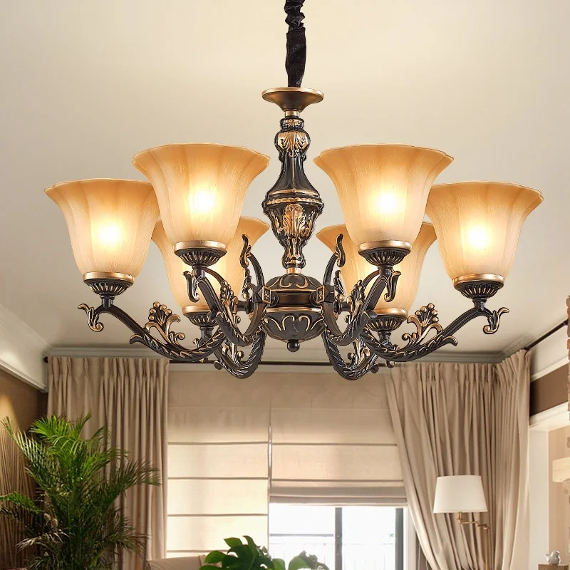 Amerikanischer Retro-Landhausstil, europäisch-nordisch: LED-Milchglas-Eisen-Kronleuchter mit Zweckfunktion für Wohnzimmer und Esszimmer