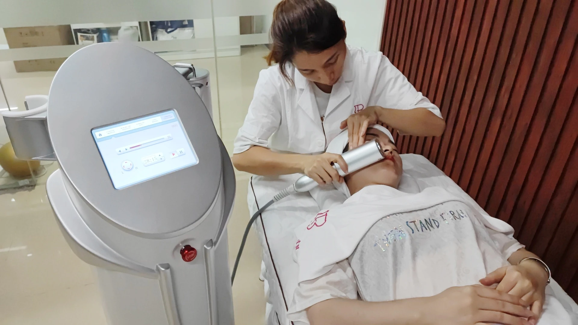 Rotating 360 Endo Roller Lymphatic Drainage Massage Inner Ball Roller Body Shaper Machine
