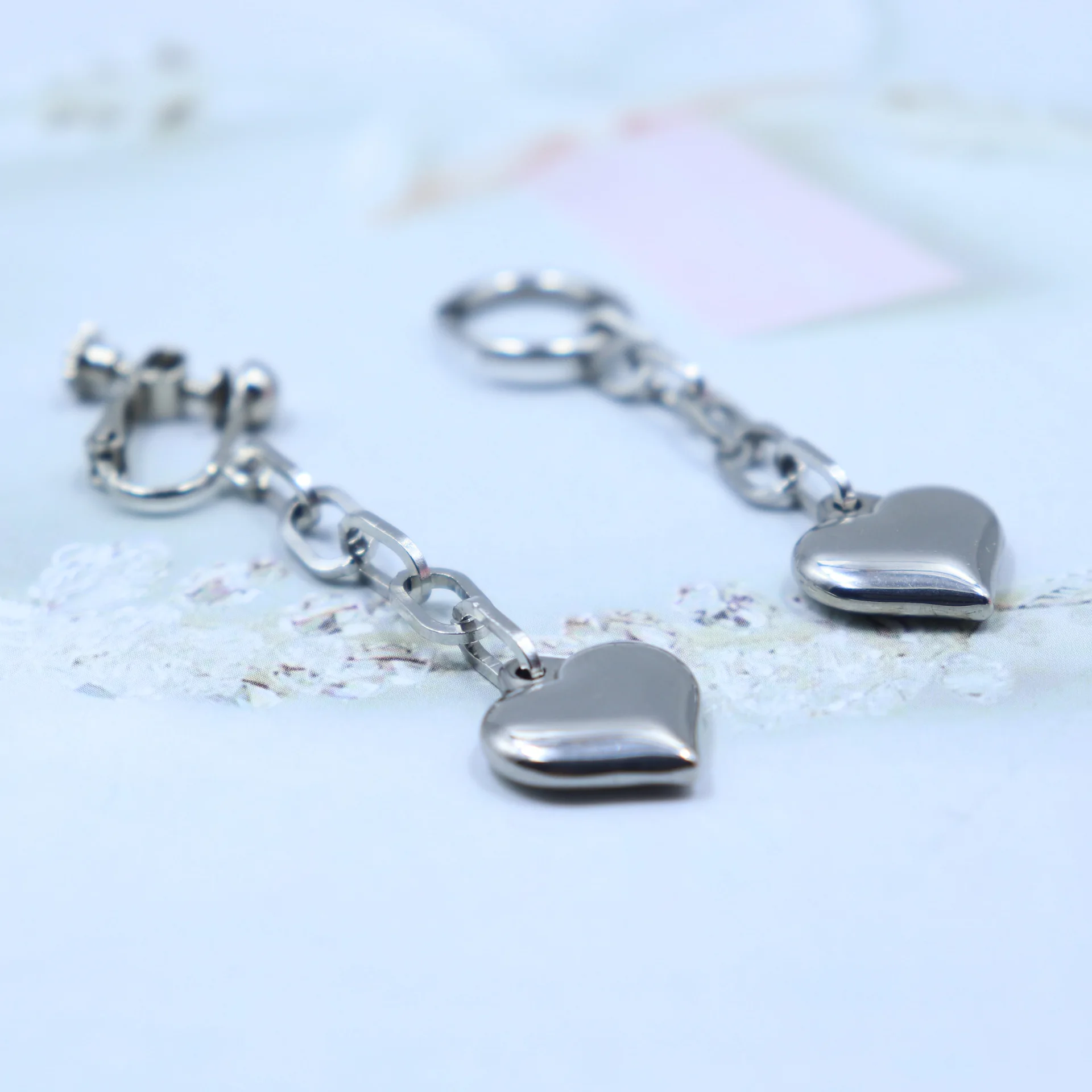 2 Designs Death Note Stainless Steel Heart Earring Ryuk Same Style Anime Stainless Steel Jewelry Earrings for Men Women