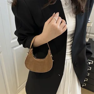 Niche Design Crescent Moon Crossbody Bag High-End French New Moon Single-Shoulder Underarm Simple Versatile