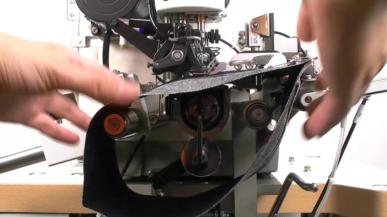 SiRUBA Automatic Jeans Bottom Hemming Machine Designed to Roll up the Bottom of the Legs of Jeans Trousers
