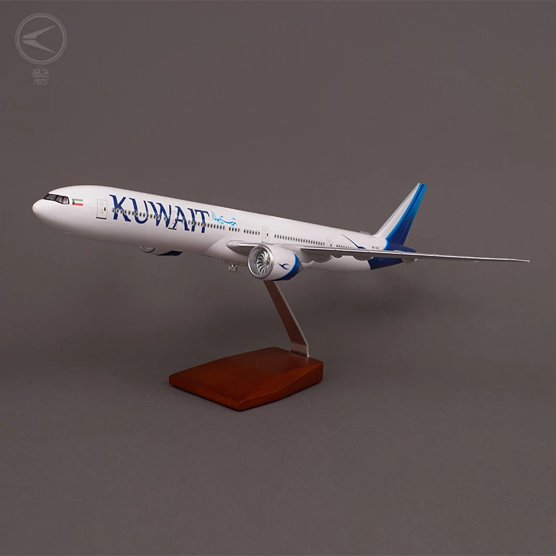 クエート航空　模型　Boeing777−300ER SCALE 1:200 カスタマイズ可能なスケールモデル飛行機ボーイング777-300ER
