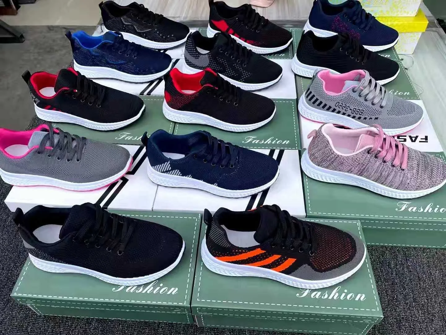 Fabrik preis Stock Schuhe Casual Sport Frau Fly Weaving Schuhe