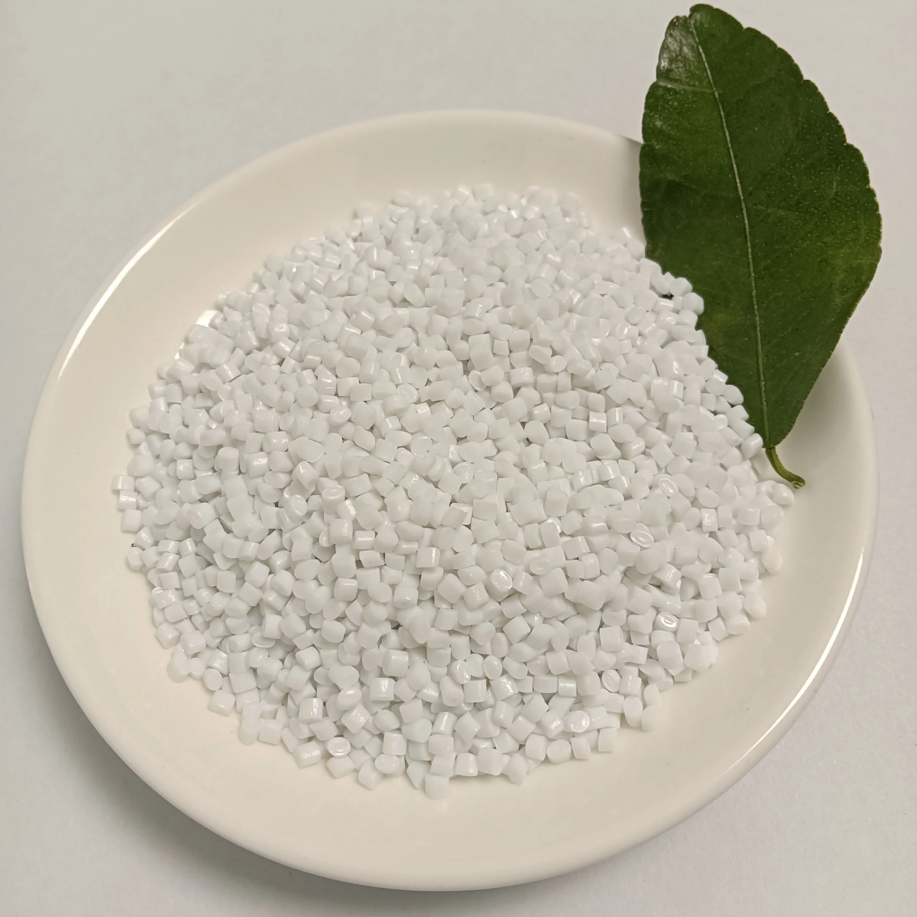 Recycle Plastic Granulated Plastic Pet Bottles Flakes Virgin Pet Raw