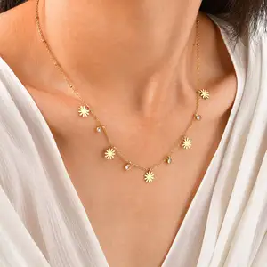 Simple Five Small Flowers Pendant Necklace Gold Plated Link Chain Round Zircon Pendant Necklace