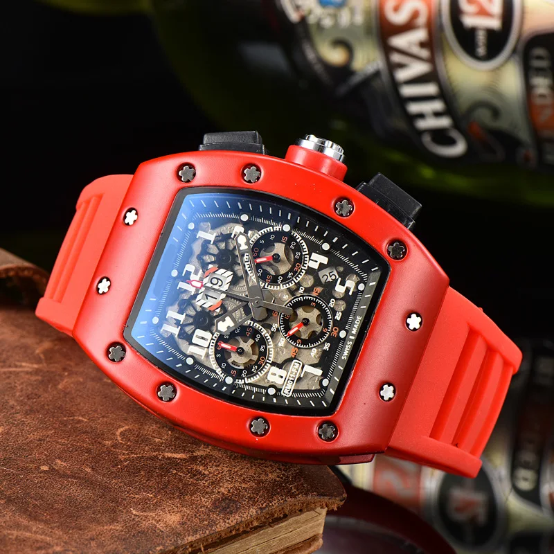 Luxury Men's Quartz Watches with Calendars - 2024 Trend