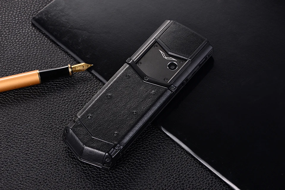 Wholesale Cheap Luxurious Business Ultra Thin Bar Magic Voice BT Dialer Ebook Keypad Button Feature cell phone