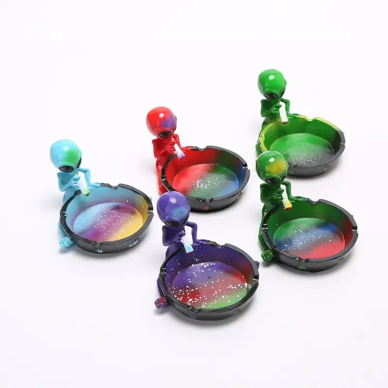 Home Use Cigarettes and Cigar Fancy Home Decor Smoking Accessories Cute Cool Hand-Painted Resin Decorative Ashtray