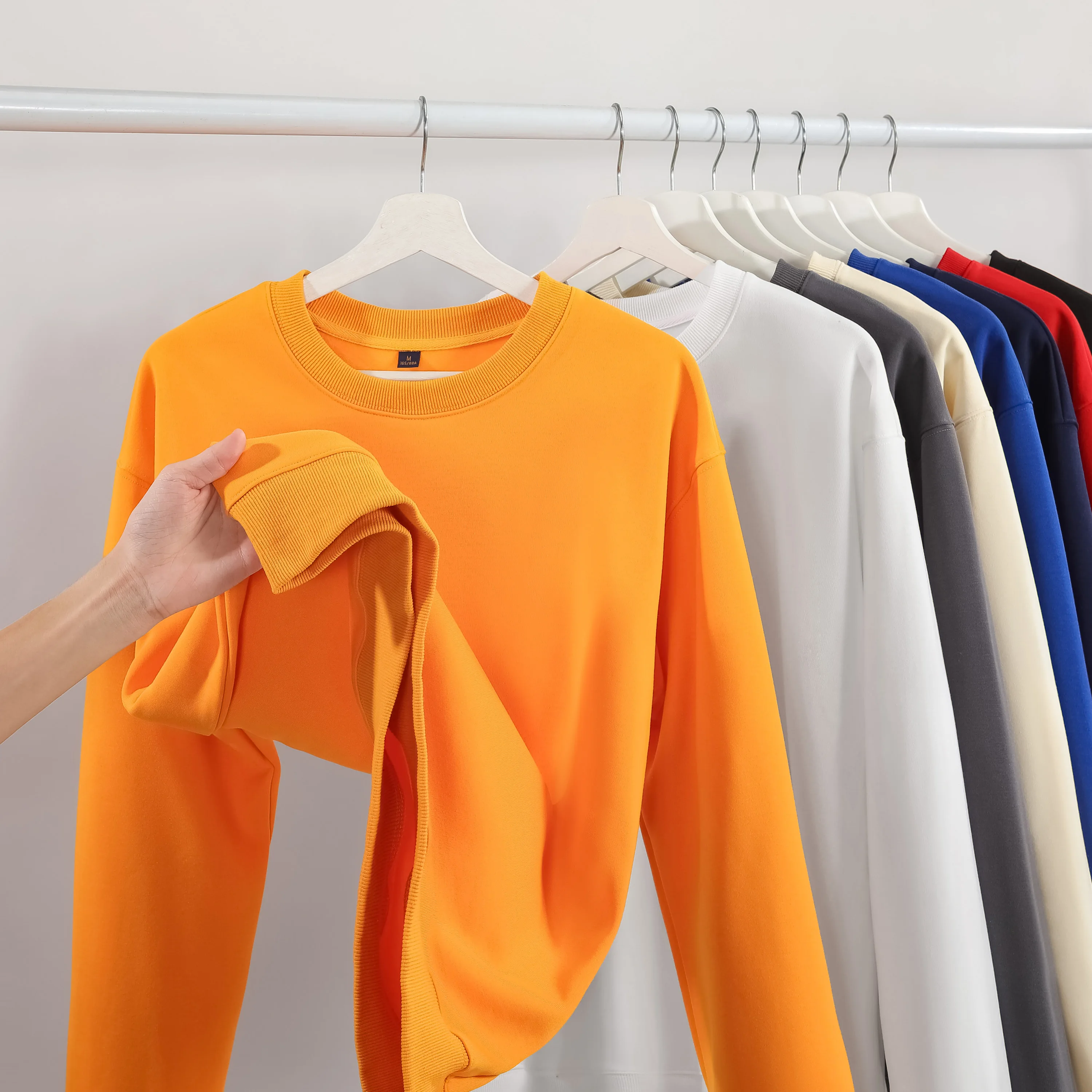 Fashionable 2024 Men s Plus Size Hoodless Sweatshirt Oversize Cotton Sweatshirt in Basic Style Fashionable 2024 Men s Plus Size Hoodless Sweatshirt Oversize Cotton Sweatshirt in Basic Style
