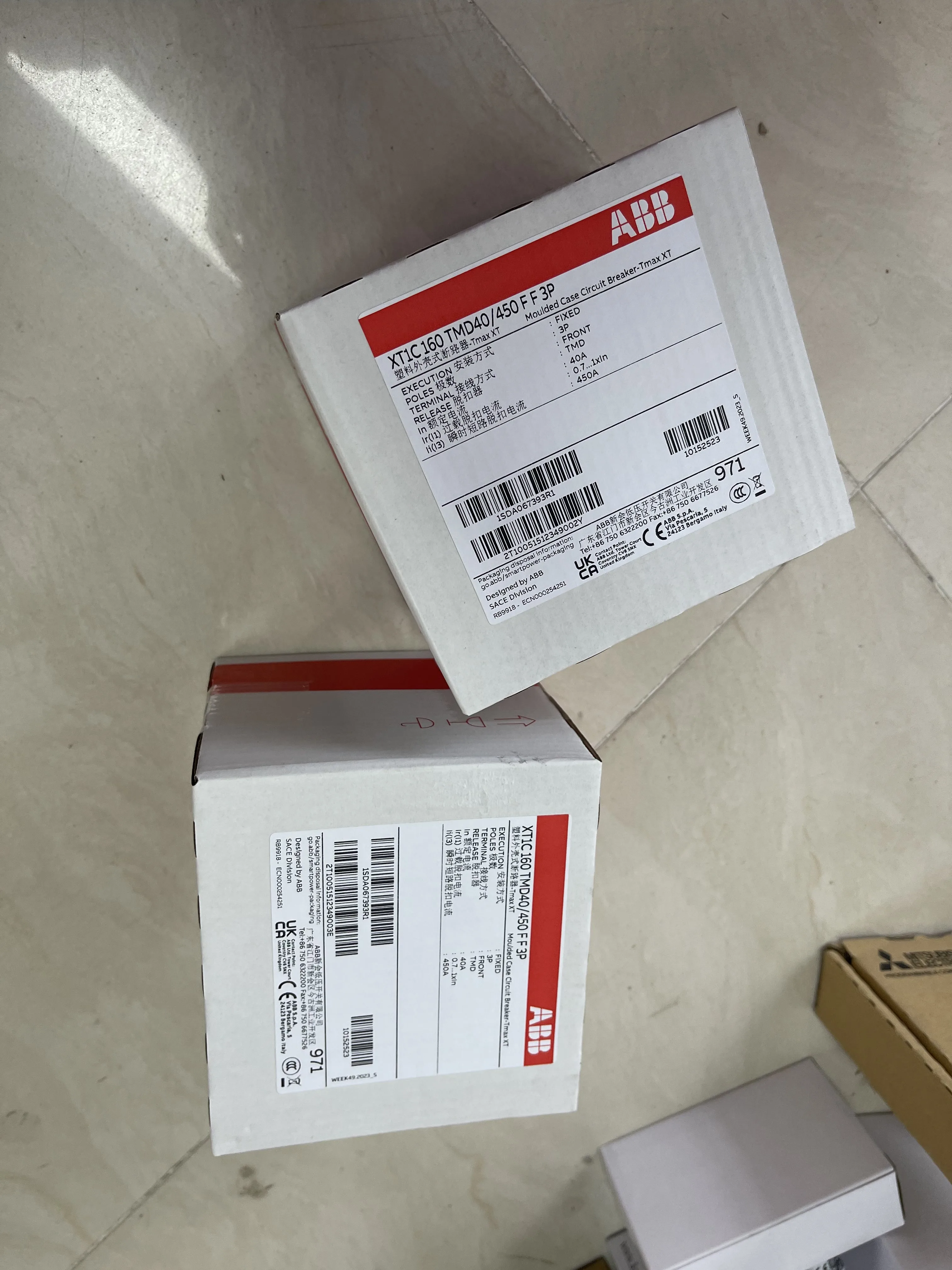 ABB Molded Case Circuit Breaker XT1C 160 TMD40/450 F F 3P