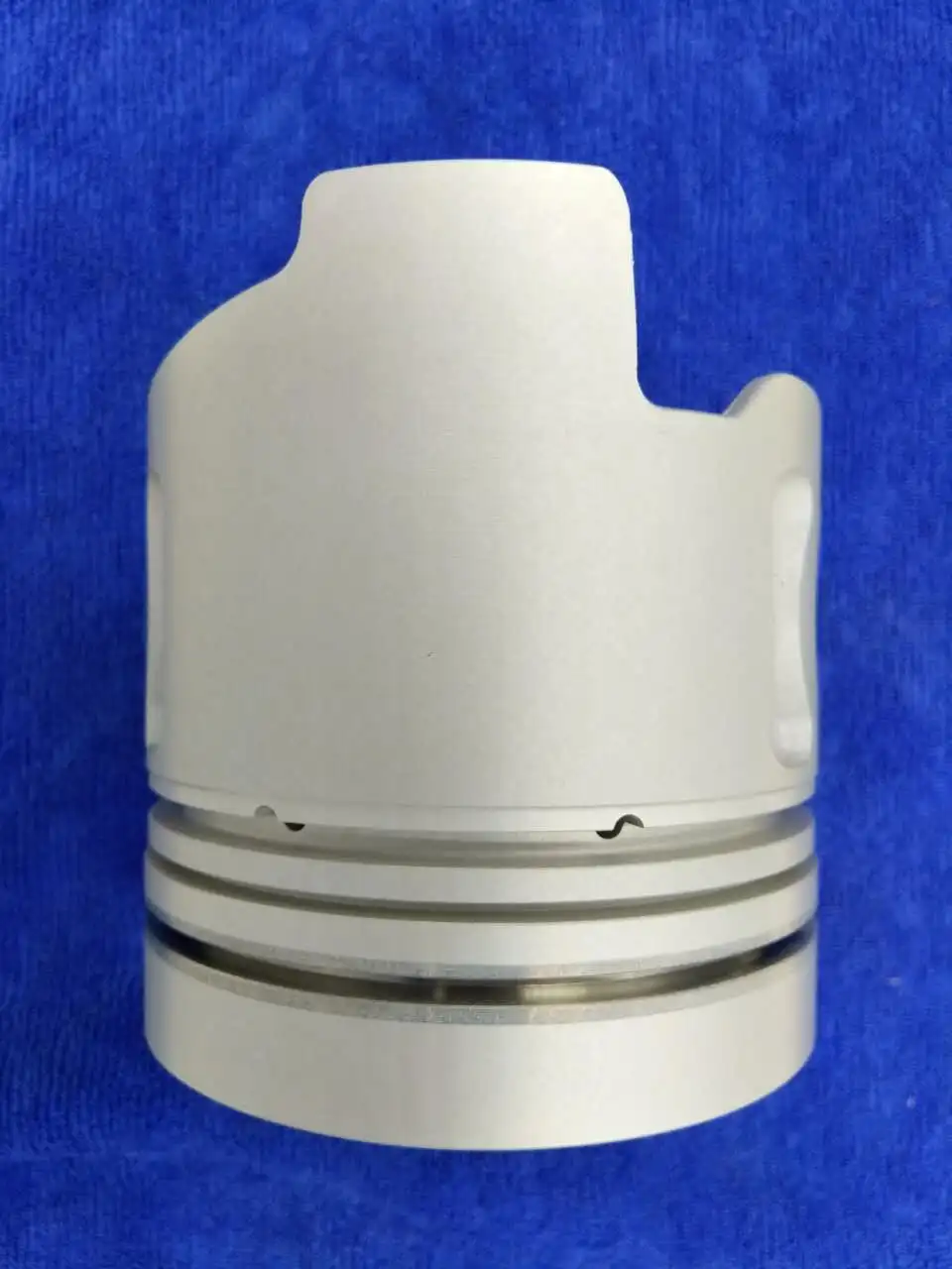 Genuine OEM Auto Spare Parts 4D34NEW/4D32T ME018277/ME017618 Steel Piston 104mm Diameter for MIT-SUBISHI New Condition