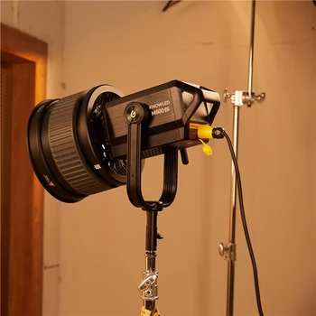 Godox Knowled M600Bi Bi-Color LED Moonlight 2800K-6500K CRI 96+ TLCI 97+ 730W Bowens Mount LED Video Lighht with 7 FX Effects detail image